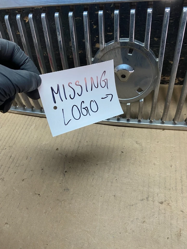 Parrilla superior delantera Mercury Grand Marquis 2003 a 2005 mercado de accesorios U7599 DG Foto 4 de 4