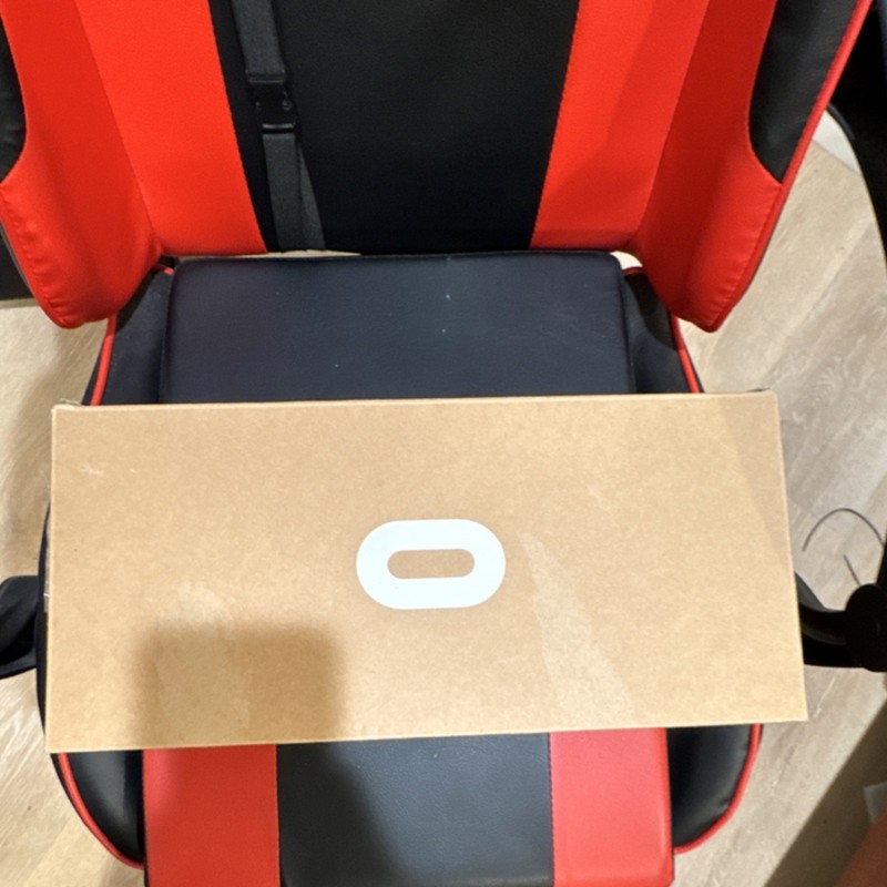 Oculus Quest 2 Standalone VR Headset White with Controllers, Charger, USB-C, Box
