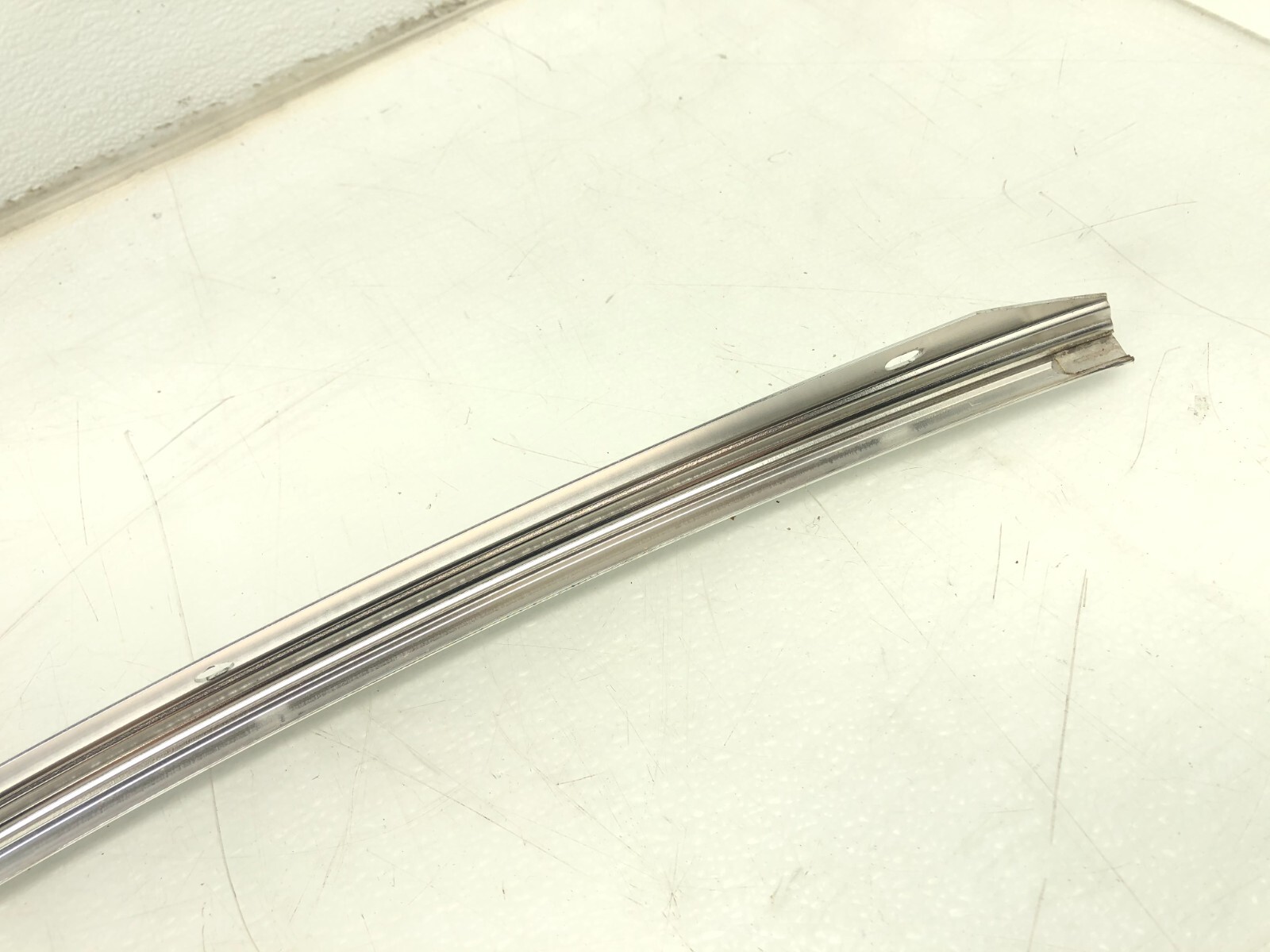2014-2017 MASERATI GHIBLI RIGHT PASSENGER ROOF WINDOW MOLDING TRIM CHROME OEM.