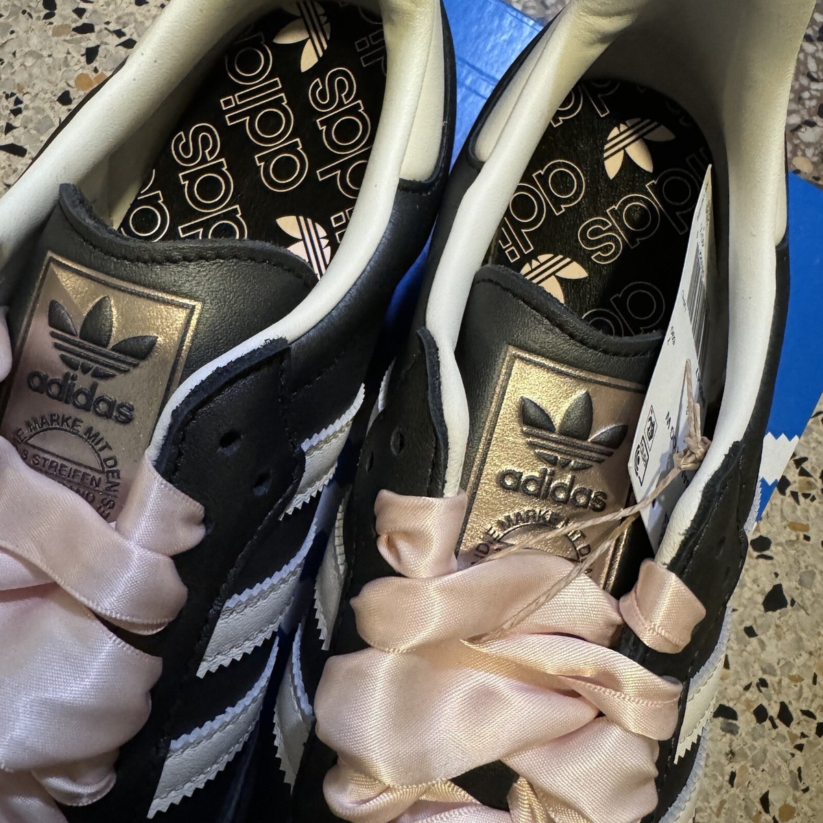 ◆adidas◆ Samba OG W Black White Pink IH8047 IH8047 adidas Originals Samba OG Ribbon Laces Black Pink