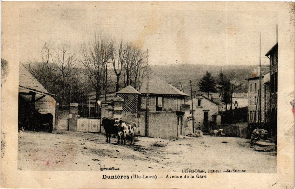 CPA USSEL, QUARTIER de la Gare 1917 EUR 10,00 - FR