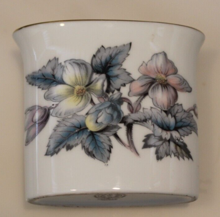 Royal Worcester Fine Bone China England Dogwood Flowers 2 1/2