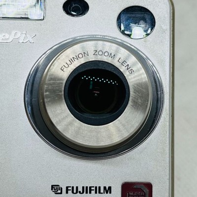 Fujifilm FinePix F Series F401 2.1MP Digital Camera - Metallic