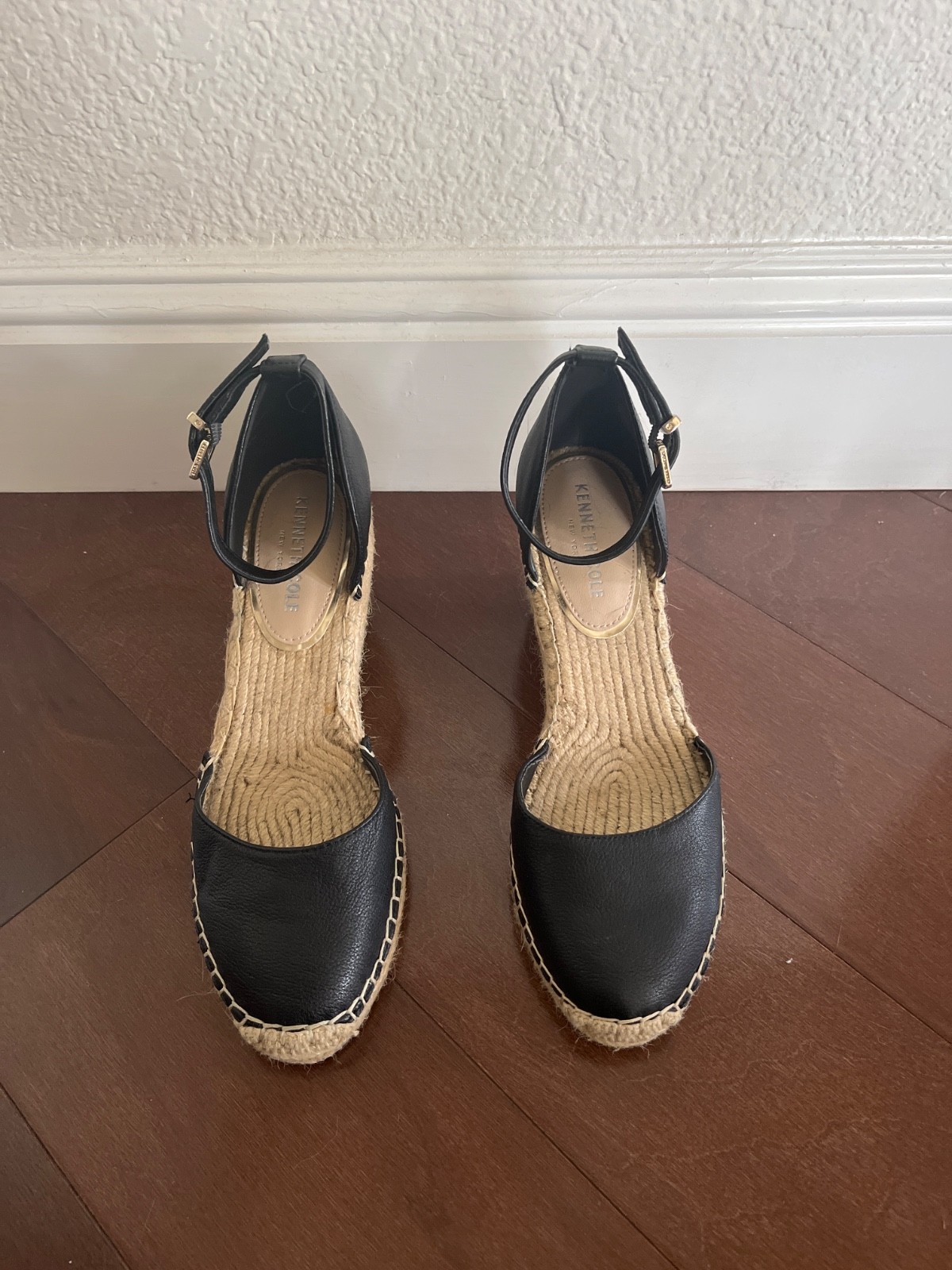 Kenneth Cole espadrille shoes size 8