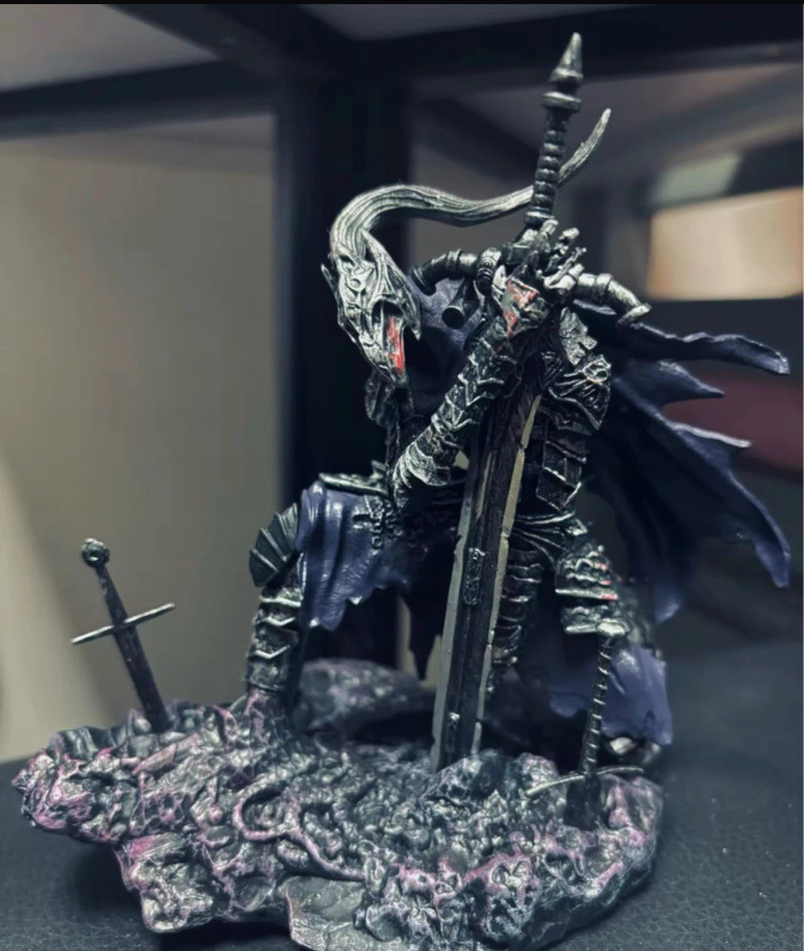 Figurine Artorias Dark Souls 23cm en résine haute fidélité pour collectionneur de prestige