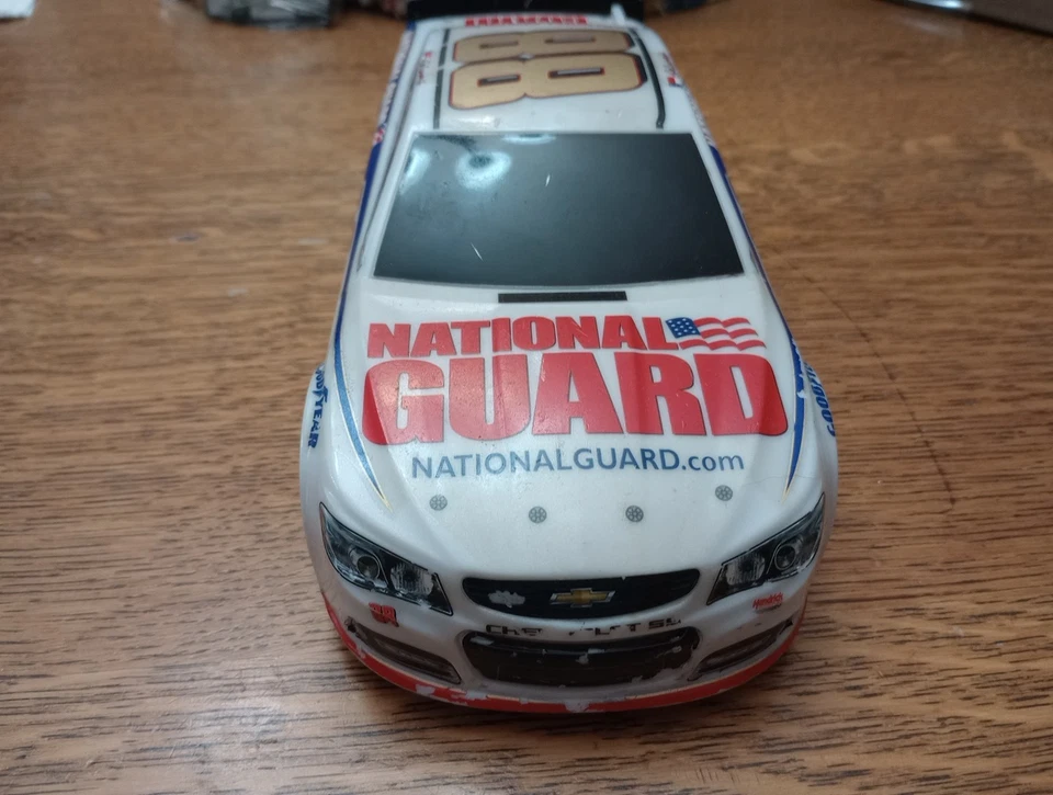Chevrolet SS #88 Guardia Nacional Dale Earnhardt Jr escala 1/18 (daño por pintura) Foto 2 de 4