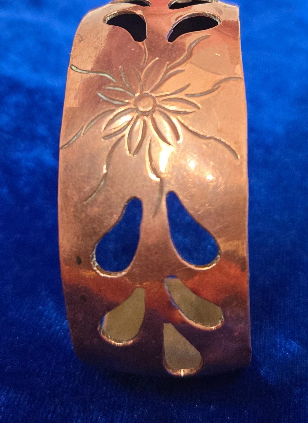 Vtg SOLID COPPER Scribed & Pierced Cuff Bracelet … - image 4