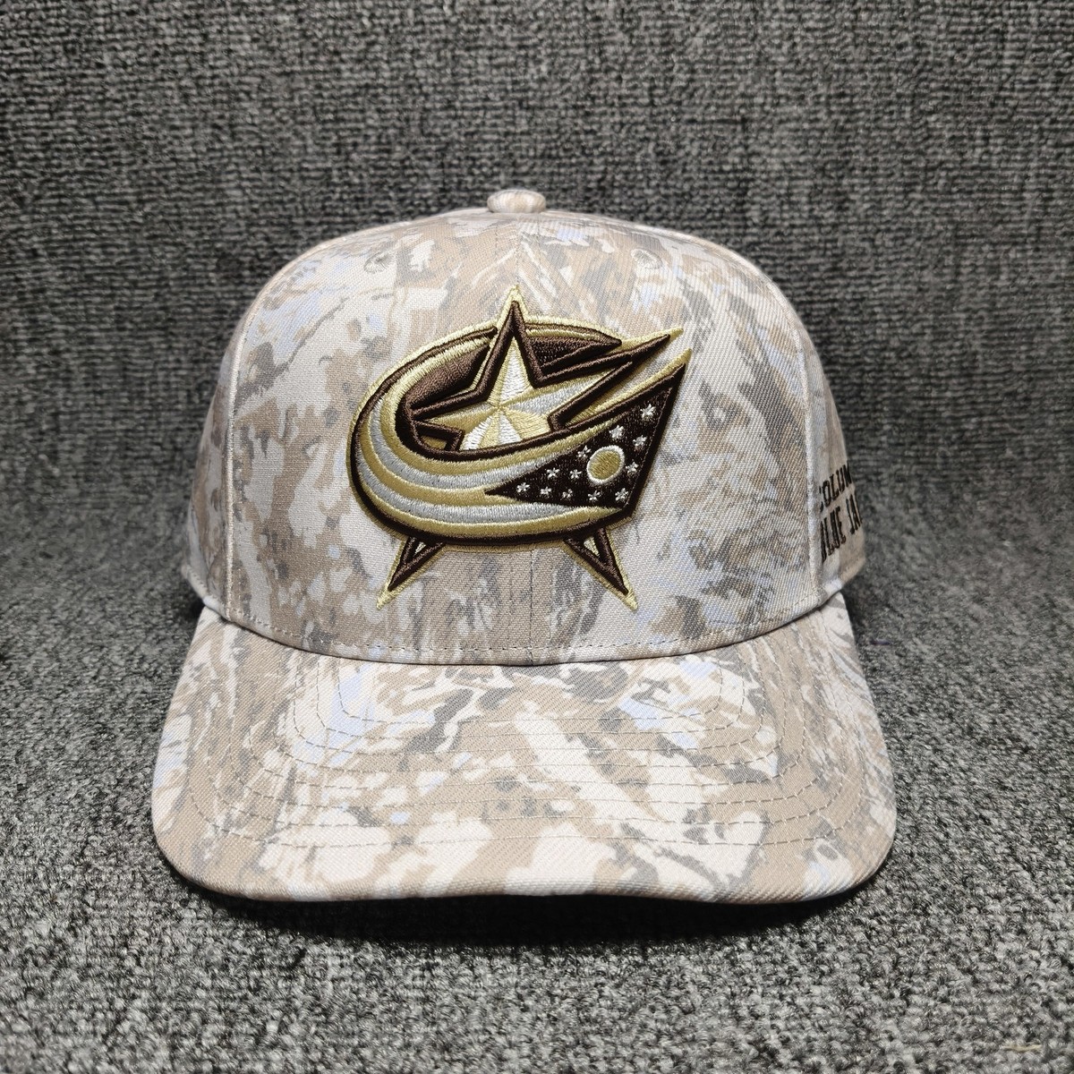 Mitchell & Ness Columbus Blue Jackets NHL Camo Flat Brim Snapback Hat