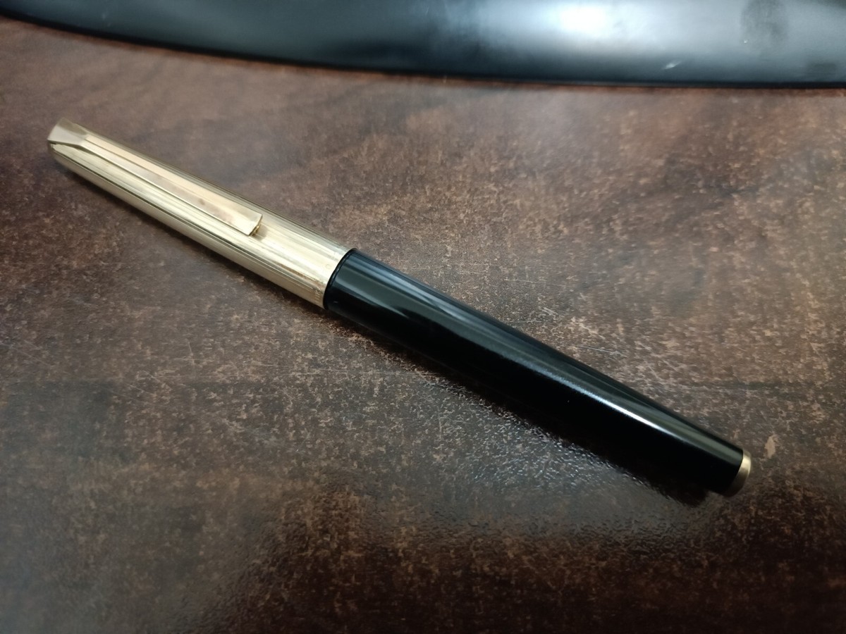 SUPERB PELIKAN 30 P30 FOUNTAIN PEN BLACK COLOR 14ct GOLD NIB | eBay