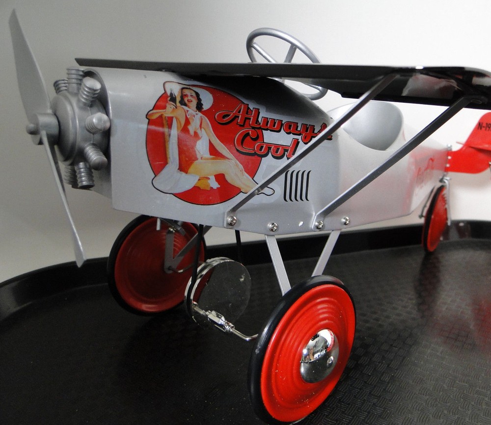 MINI Pedal Car Plane WW2 Built Tin Metal Model Airplane Aircraft P51 Mustang