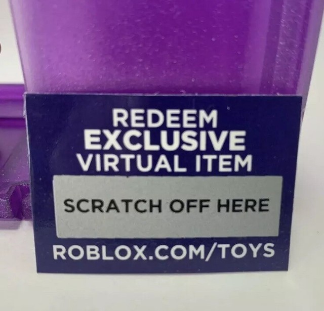 10 Million Robux Man Roblox Mini Figure W Virtual Code Celebrity Gold Series 3 - 