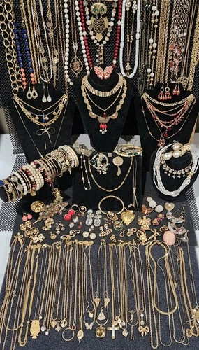 Huge Estate Jewelry Lot -Gold tone- Craft/Wear-All Costume-7+lbs*Signed