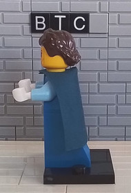 LEGO NEXO KNIGHTS 70335 Queen Halbert - Dark Blue Cape Minifigure! NEX018!