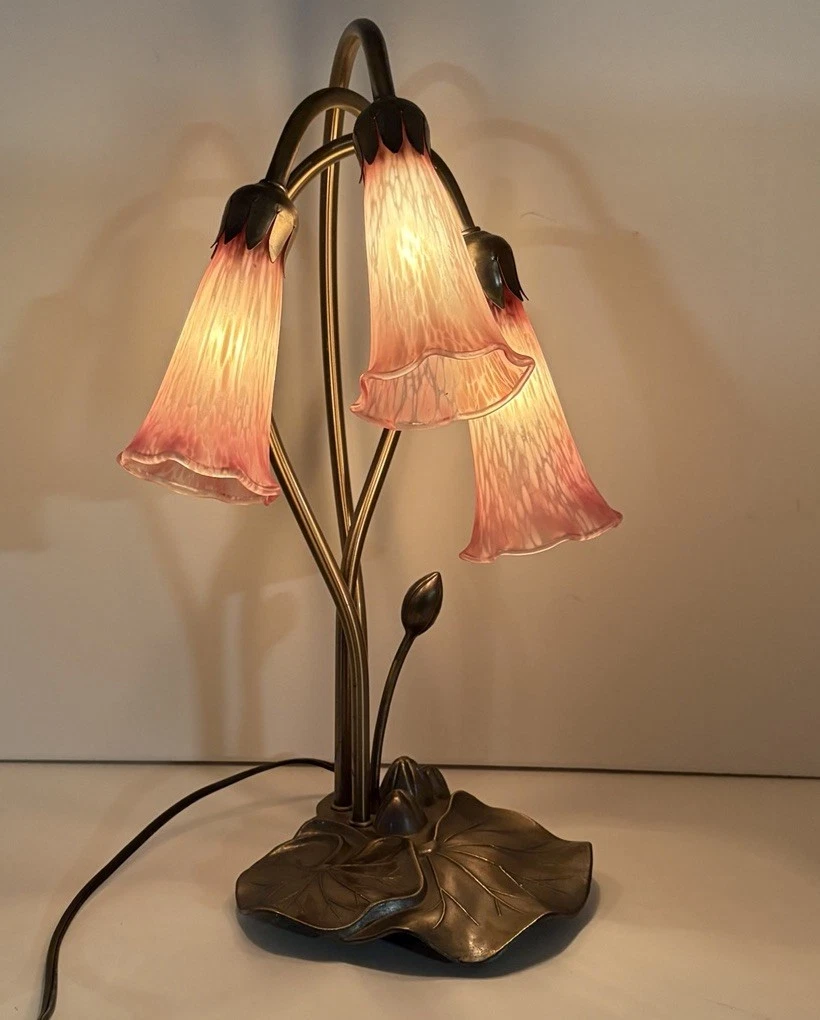 Lily Lamp In Collectible Table Lamps for sale | eBay