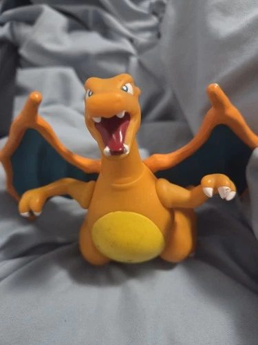 Pokémon Charizard 1998 Tomy Vinyl Figure 5 Inch