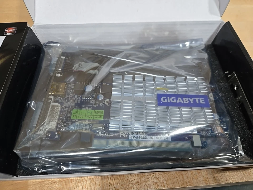 Gigabyte HD 6450 Silent 1GB DDR3 PCIe Video Card HDMI Gold Plated AMD Radeon NOS - Image 3 of 4