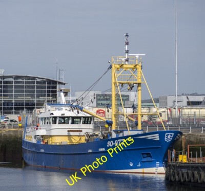 Photo 6x4 The 'Rona' at Belfast Cliftonville/J3376 The Sligo registered  c2015
