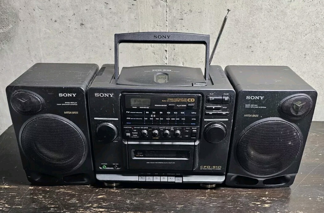 Vtg 90's Sony CFD-510 AM/FM Radio CD Cassette Boombox ** WORKS