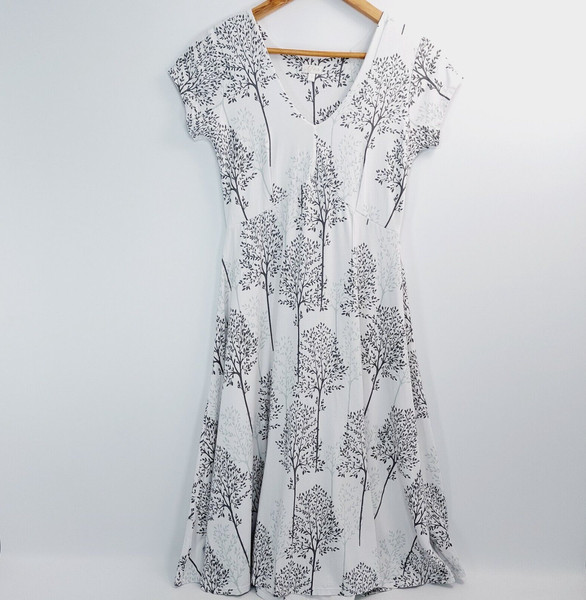Afra Long Dress Womens Size S White Tree Cap Short Sleeve V-Neck Flare Beachwood