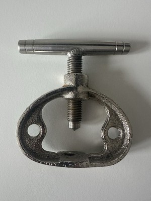 Nussknacker Metall Schraubmechanismus für Walnüsse Haselnüsse Macadamia Massiv