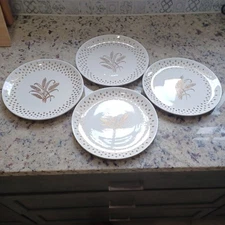 4 Homer Laughlin Golden Wheat Dinner Plates Fleur De Lis MCM Dinnerware 9"