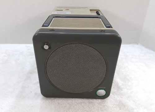 Sony Mega Watchman FD-500 TV FM AM Reciever Vintage No Power Parts or Repair - Picture 15 of 20
