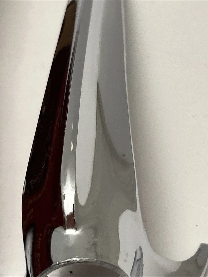 Chrysler New Yorker Saratoga 1941 luz trasera derecha lente retenedor superior 934597 nuevo en stock Foto 4 de 4