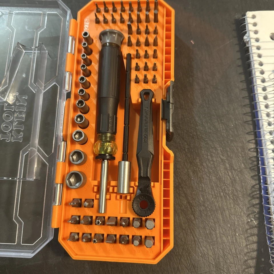 Klein Tools 32787 Juego de destornilladores de precisión de broca de micro trinquete de 64 piezas con C modular Foto 3 de 4