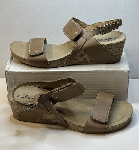 Sandalo donna Clarks Alto Disco taglia 8 5 M pelle zeppa tacco slingback 26065195