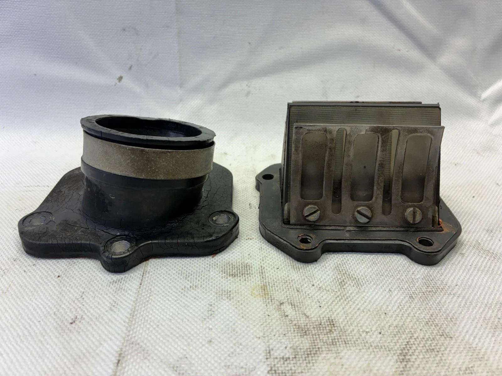 96 97 1996 KTM 360 EXC 300 MXC OEM REED CAGE & INTAKE MANIFOLD 54630051344