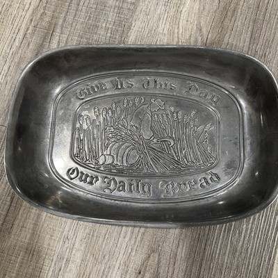 American Inspirations Wilton Armetale 601008 Give Us SM Bread Tray 6.5 x9.5 