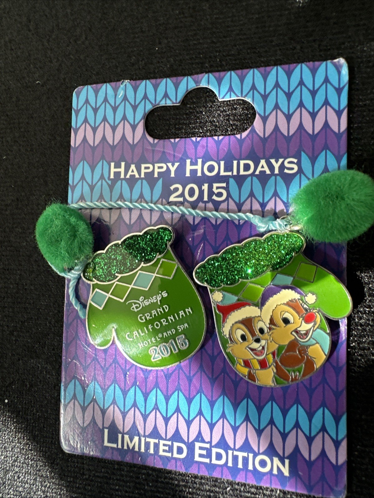 Disney Pin Happy Holidays 2015 Grand Californian Chip Dale Mittens LE