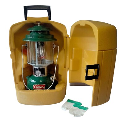 Coleman Lantern 220K Double Mantle 11/82  w/ Yellow Clam Shell Case Vintage 1982