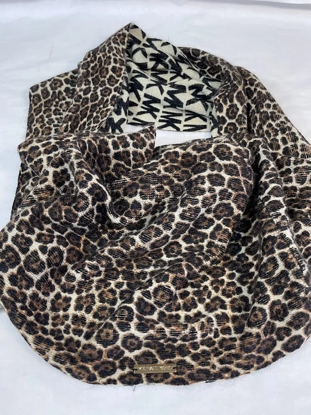 Bufanda infinita para mujer Michael Kors estampado animal talla única Foto 3 de 4