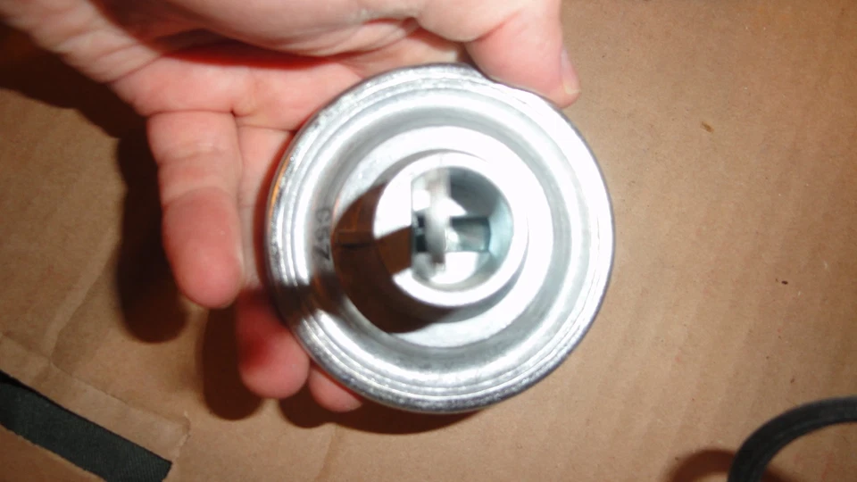 FORD ESCORT 1983-85 NORS 4 CILINDROS 1,6 L 98 DISTRIBUIDOR VACÍO ADVANCE E1FZ12370A Foto 2 de 3