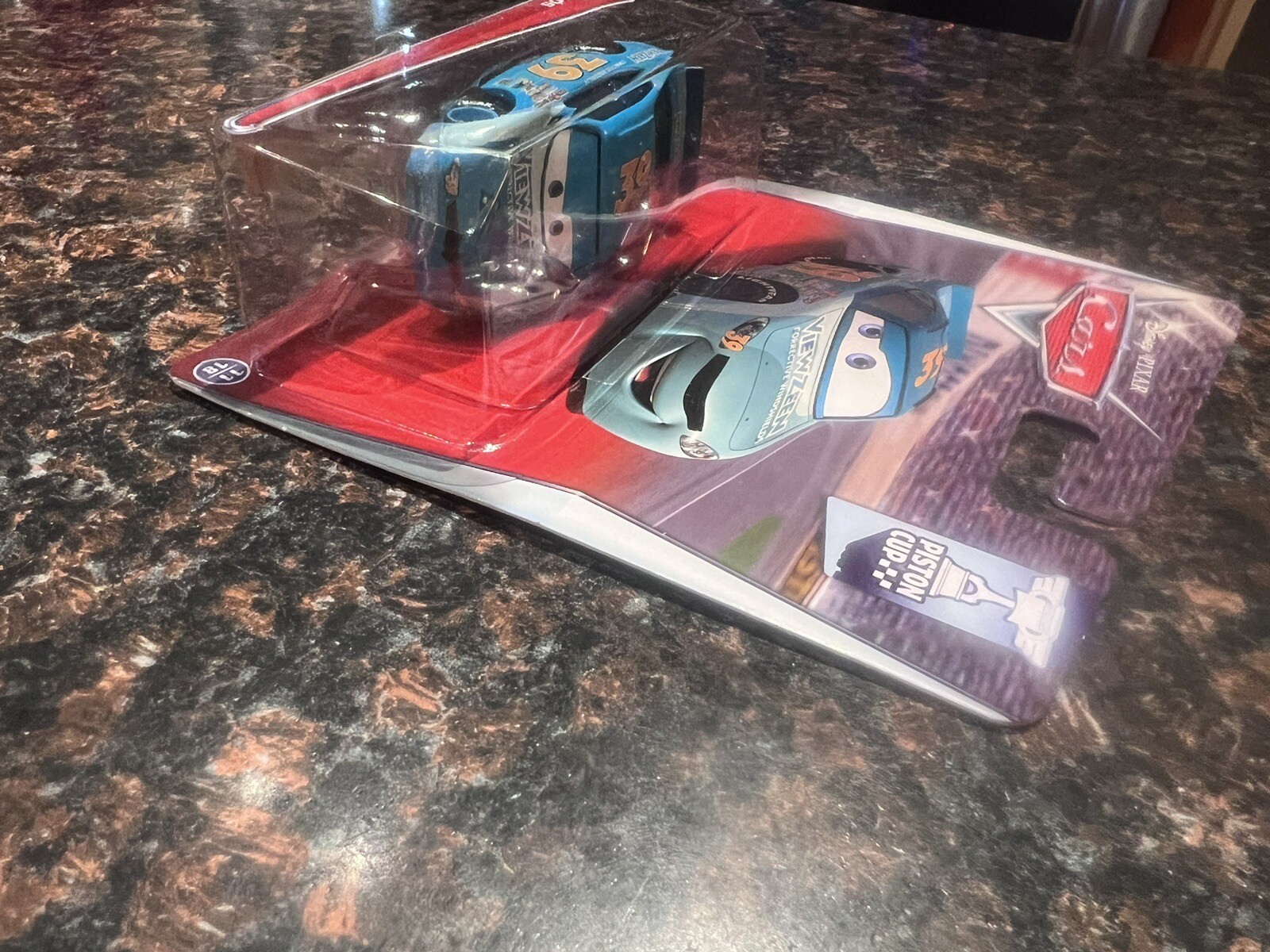 2014 Disney Pixar Cars Ryan Shields 39 Piston Cup Mattel Die Cast NIB