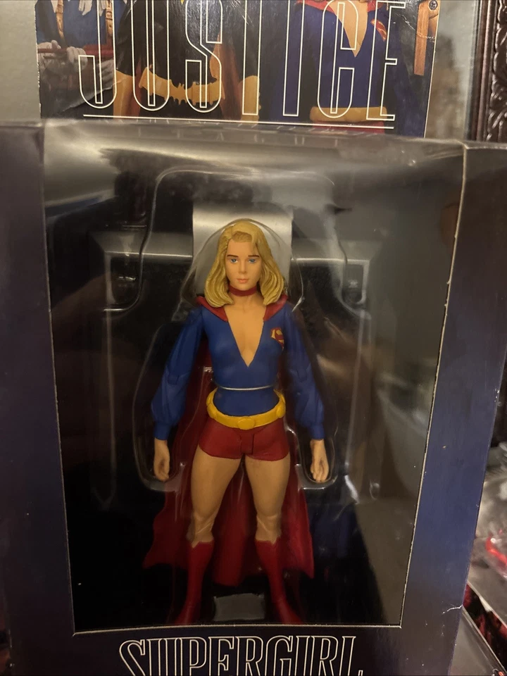 Figura de acción DC Direct Justice League SUPER GIRL de Alex Ross con soporte nueva Foto 4 de 4