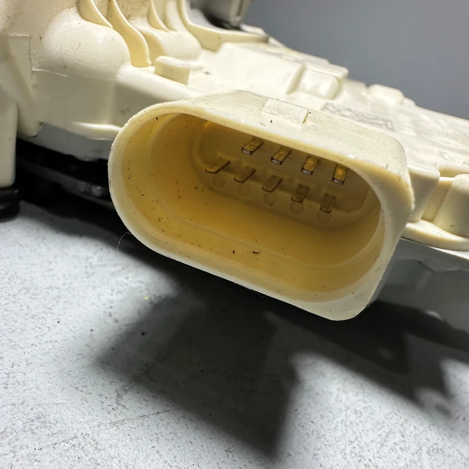 2013-2018 Audi S6 Rear Passenger Door Lock Latch Actuator OEM - Image 3 of 4