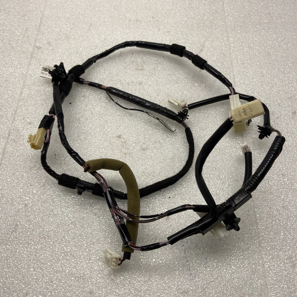 Mazda CX-7 2010 Tailgate Trunk Boot Lid Wiring Loom Harness - Image 3 of 4