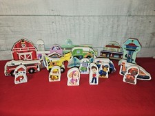 Melissa Doug PAW Patrol Wooden Playset 22 piece Characters And Vehicles Houses