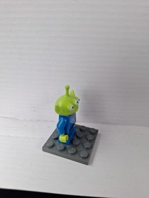 LEGO Toy Story Alien Minifigure Green Head Blue Body 7591 7592 7598 