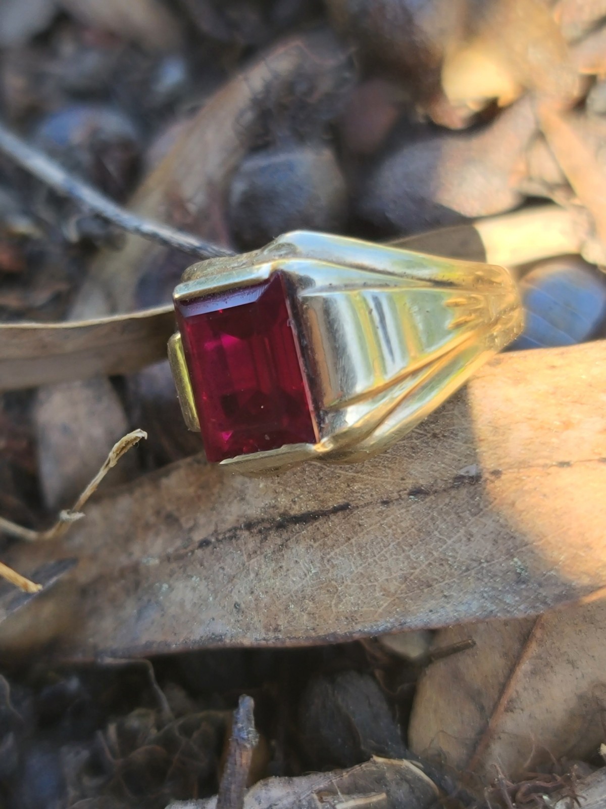 Vintage 10k Solid Yellow Gold Red Ruby Ring 4.75s… - image 4