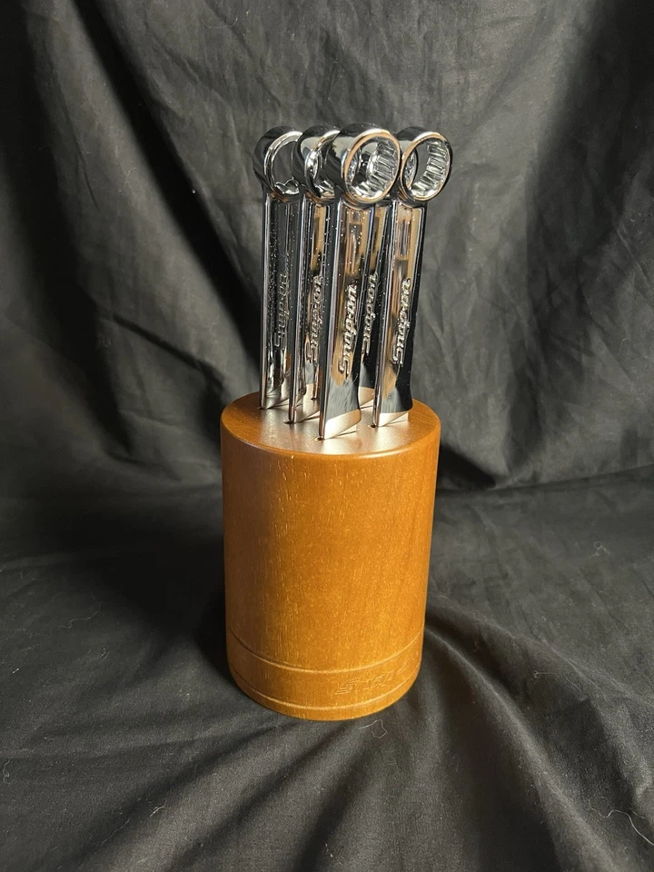 Juego completo de 6 cuchillos para carne de acero inoxidable con llave a presión con bloque de madera Foto 2 de 4