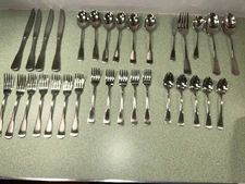 Oneida COLONIAL BOSTON MINUTEMAN Stainless Flatware 32 Pieces