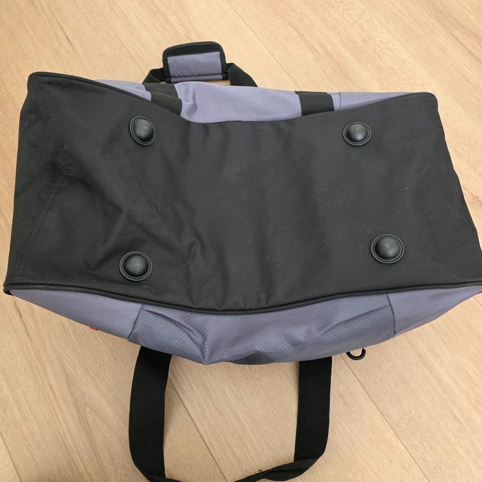 SwissGear 24" Bolsa de Lona Suave Viaje Gimnasio Equipaje Ligero Aerolínea Equipaje de Mano Foto 4 de 4