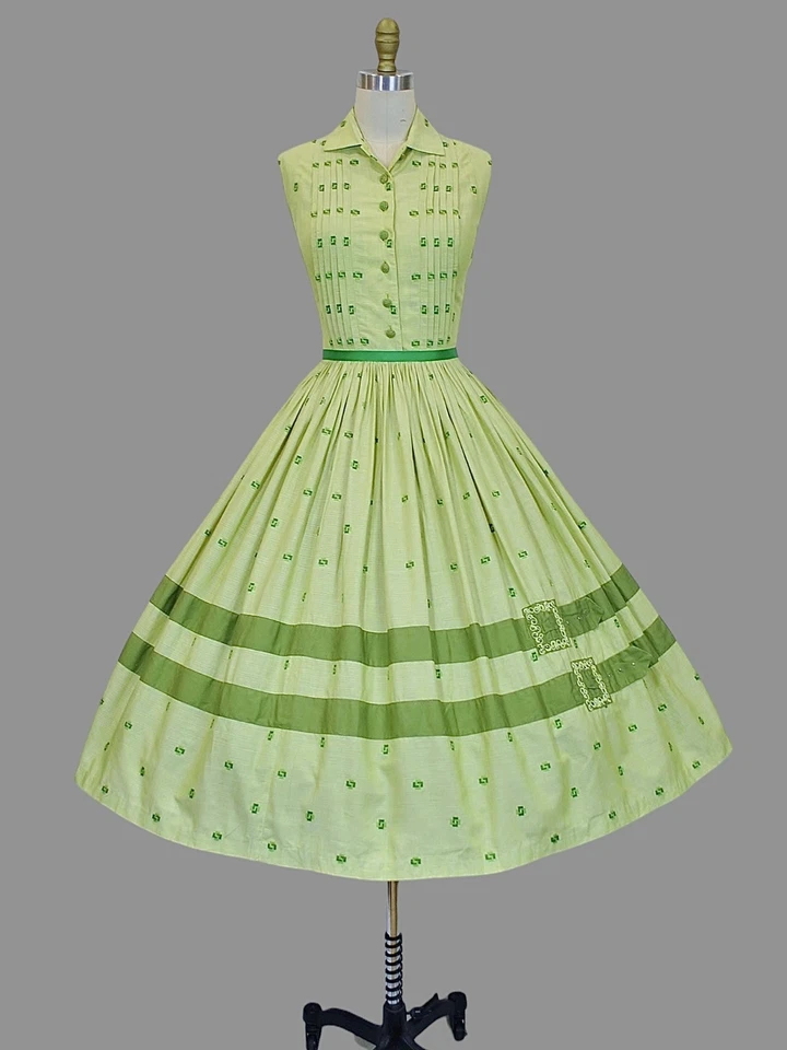Vestido pinup vintage 1950 CARLYE bordado trompe l’oeil pop art novidade algodão P - Imagem 2 de 4