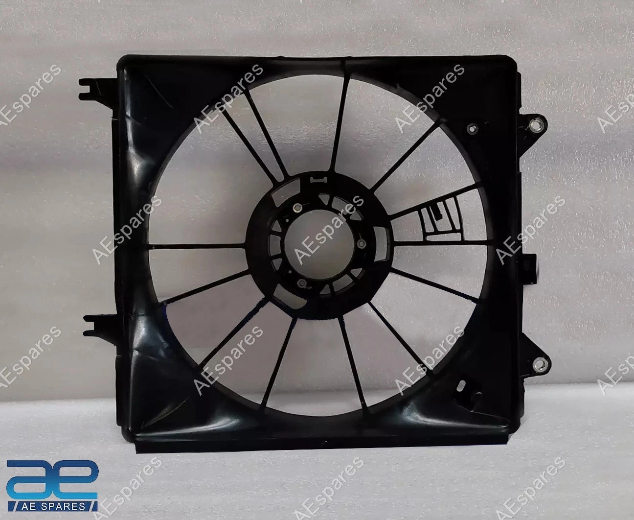 Radiator Fan Cowling Shroud For Suzuki SX4 1st Gen 1.6 2007-2013 17760M55K00
