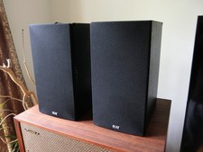 Elac Debut 2.0 B6.2- Black - Pair - Bookshelf Speakers - One Has Damage