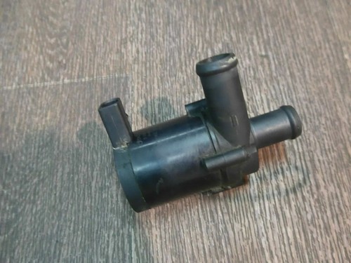 VW Golf 5 GTI / Audi TT 8J / A3 8P Zusatzwasserpumpe Wasserpumpe 1K0965561G