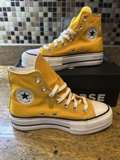 Converse Women  s Size 5 Chuck Taylor All Star CTAS Hi Lift